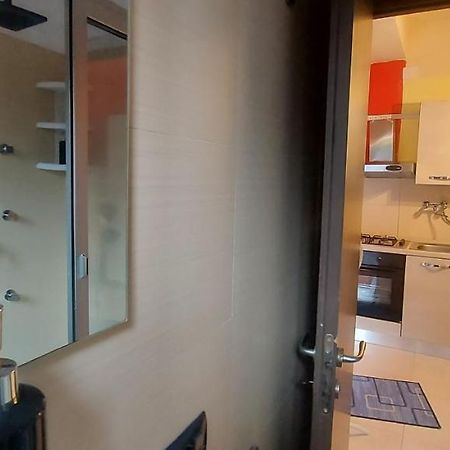 Stanza In Villa Con Giardino Con Box Doccia Idromassaggio Rent A Car Aci Bonaccorsi Εξωτερικό φωτογραφία