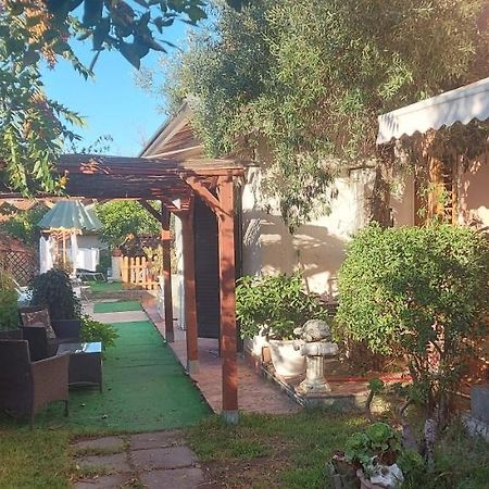 Stanza In Villa Con Giardino Con Box Doccia Idromassaggio Rent A Car Aci Bonaccorsi Εξωτερικό φωτογραφία
