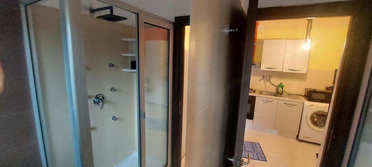 Stanza In Villa Con Giardino Con Box Doccia Idromassaggio Rent A Car Aci Bonaccorsi Εξωτερικό φωτογραφία