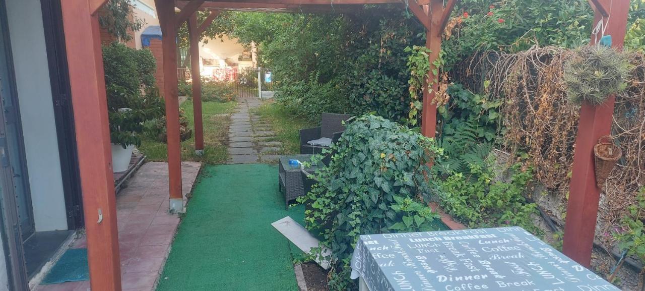 Stanza In Villa Con Giardino Con Box Doccia Idromassaggio Rent A Car Aci Bonaccorsi Εξωτερικό φωτογραφία